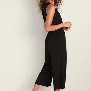 3/$10 Old Navy Black Wide Leg Belted Jumpsuit